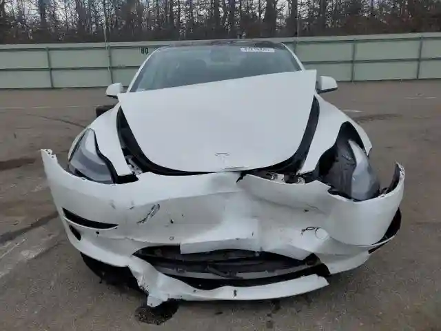 5YJ3E1EA2MF961406 2021 TESLA MODEL 3-4