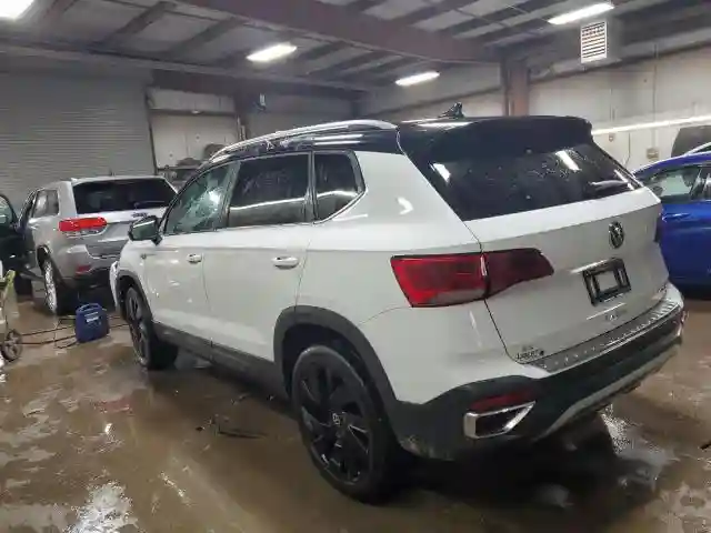 3VVVX7B26RM017597 2024 VOLKSWAGEN TAOS SE-1