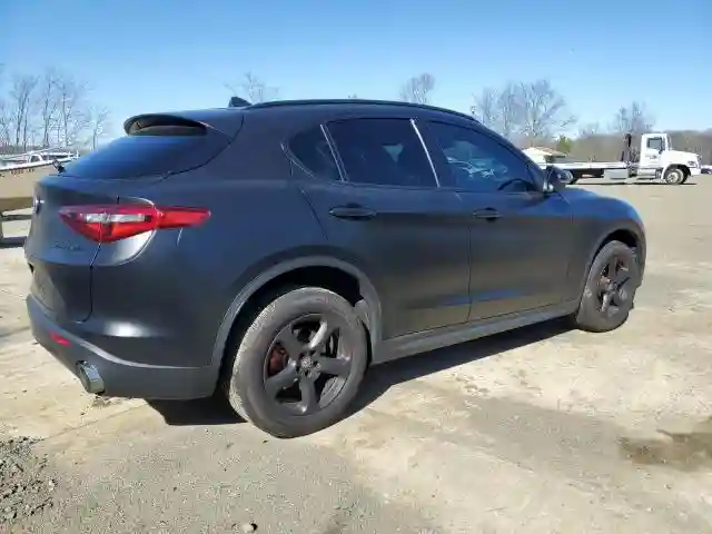 ZASPAKANXM7D09982 2021 ALFA ROMEO STELVIO-2