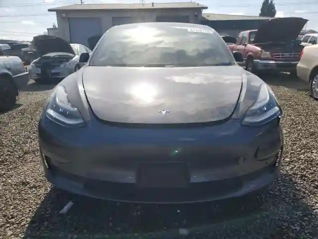 5YJ3E1EBXJF103797 2018 TESLA MODEL 3-4