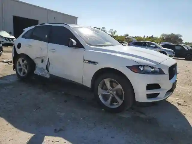 SADCJ2GX3JA328201 2018 JAGUAR F-PACE-3