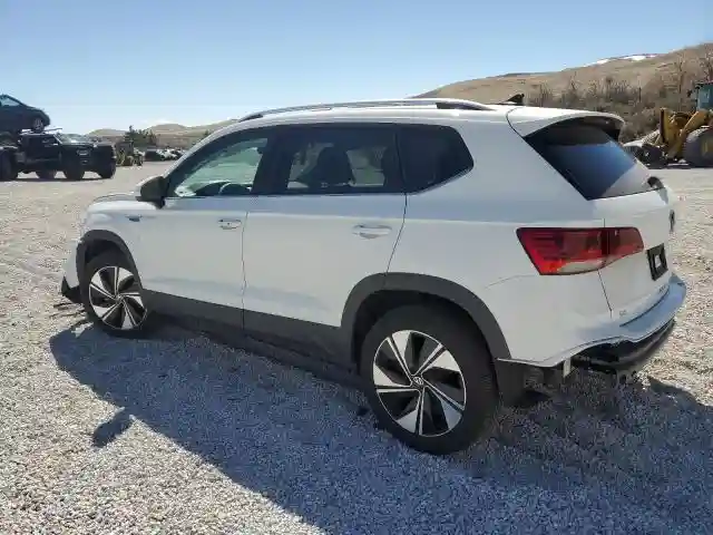 3VVVX7B22RM047874 2024 VOLKSWAGEN TAOS SE-1