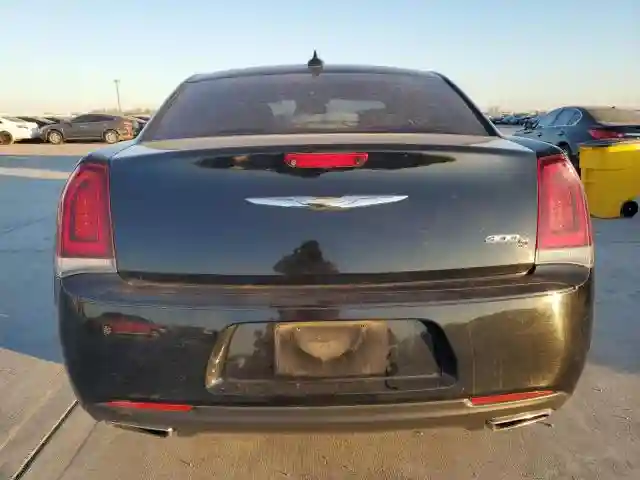 2C3CCABG1JH214288 2018 CHRYSLER 300-5