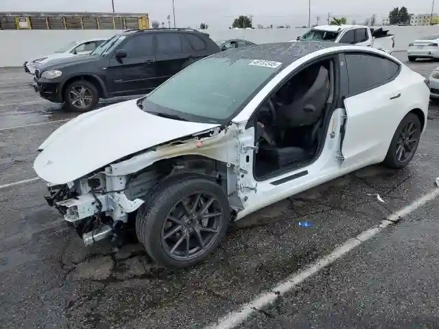 5YJ3E1EB4NF212763 2022 TESLA MODEL 3-0