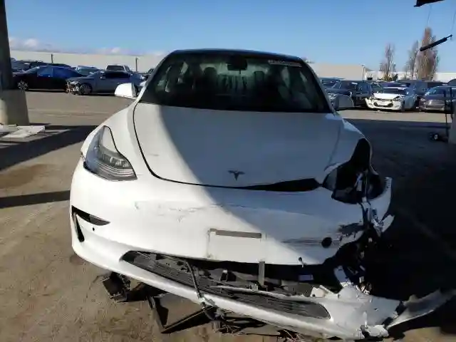 5YJ3E1EB2JF067118 2018 TESLA MODEL 3-4
