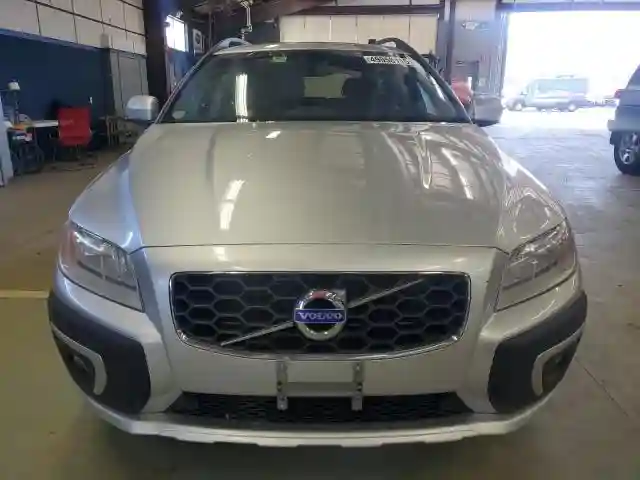YV4612NK9G1268060 2016 VOLVO XC70-4