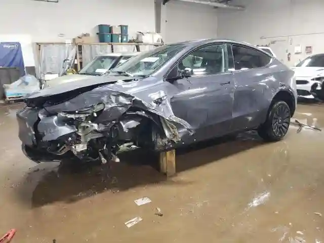 7SAYGDEE0PF861882 2023 TESLA MODEL Y-0