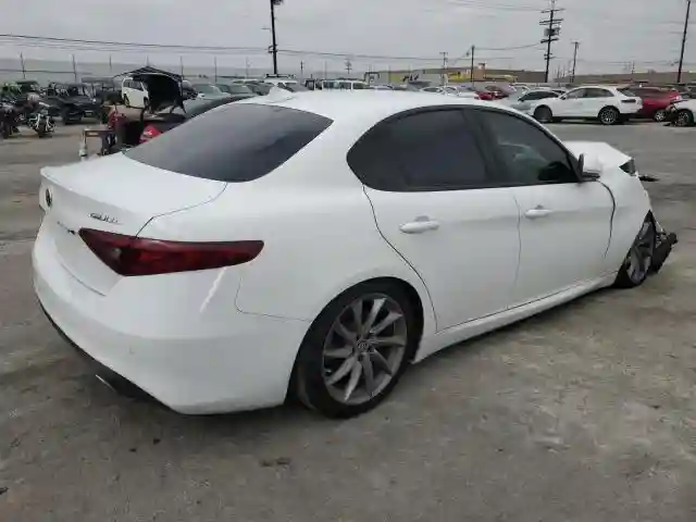 ZARFAMAN7M7638886 2021 ALFA ROMEO GIULIA-2