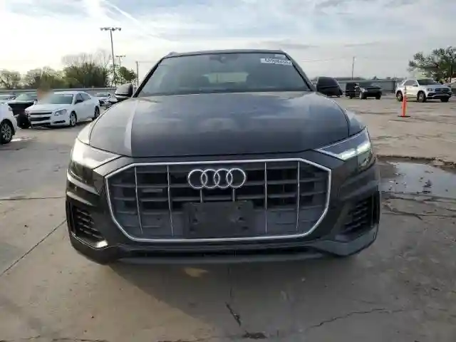 WA1AVAF11KD016323 2019 AUDI Q8-4