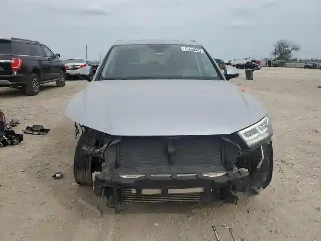 WA1BNAFY2K2049246 2019 AUDI Q5-4