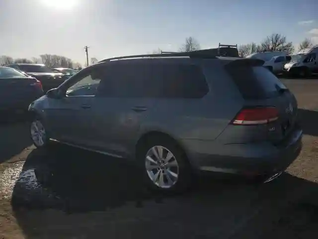 3VW117AU5JM752378 2018 VOLKSWAGEN GOLF-1