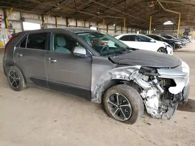 KNDCP3LE5P5069944 2023 KIA NIRO-3
