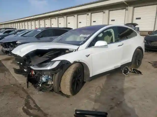5YJXCBE46HF052811 2017 TESLA MODEL X-0