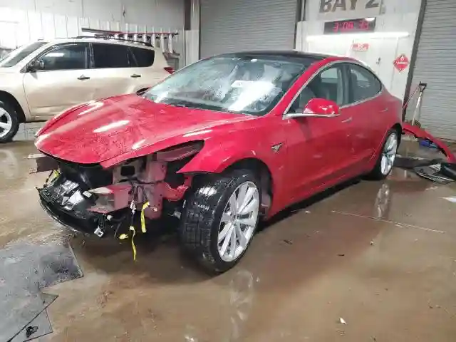 5YJ3E1EB0JF088100 2018 TESLA MODEL 3-0