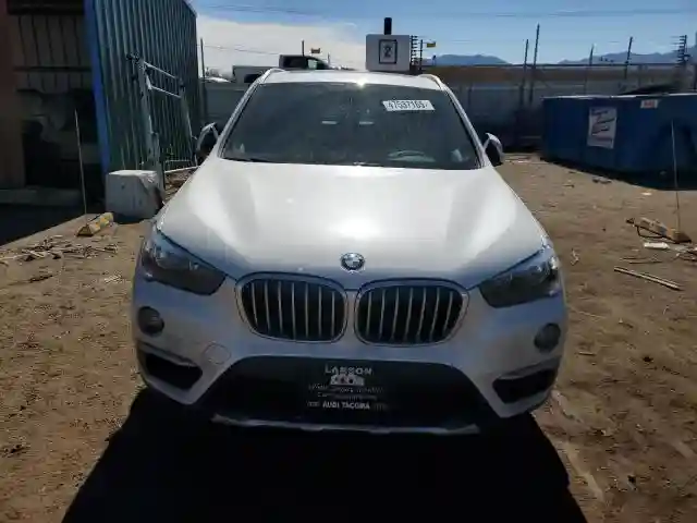 WBXHT3C35J5K29010 2018 BMW X1-4