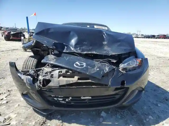 JM1NDAD77J0203671 2018 MAZDA MX5-4