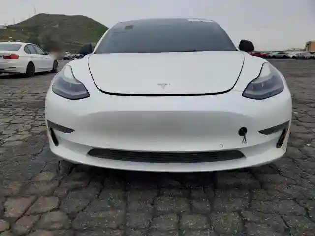 5YJ3E1EC3NF135795 2022 TESLA MODEL 3-4