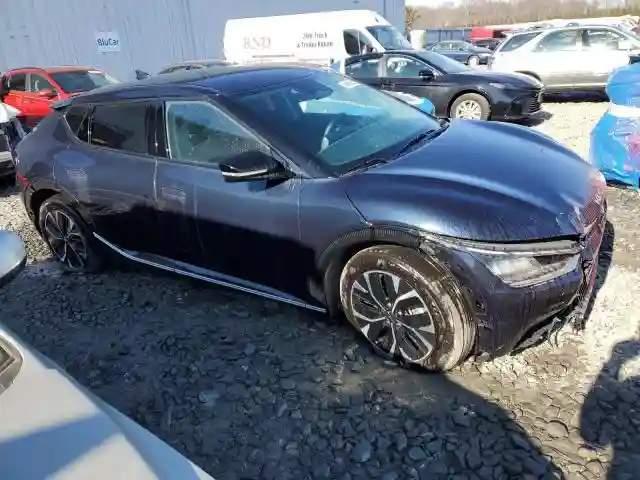 KNDC34LA4P5129288 2023 KIA EV6 LIGHT-3