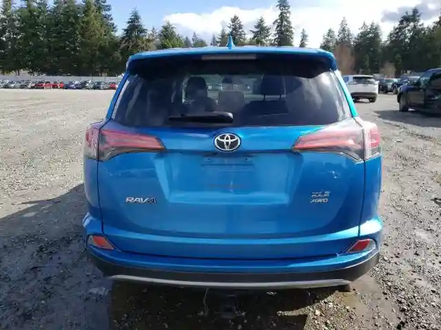 2T3RFREV3JW752934 2018 TOYOTA RAV4-5