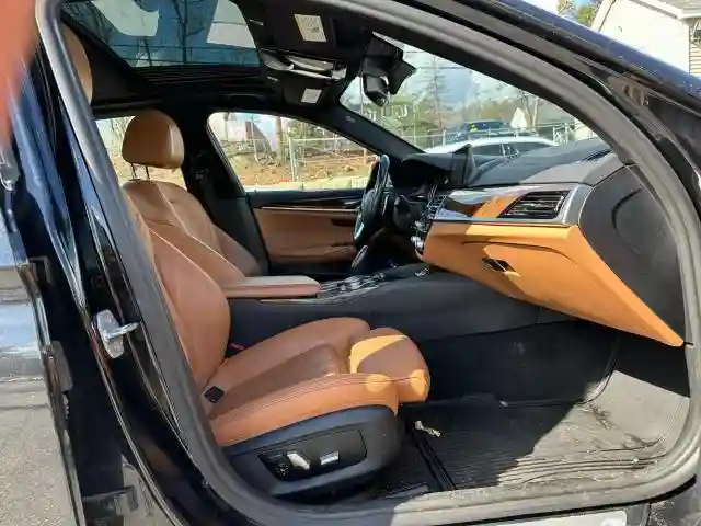 WBAJB1C57JB084929 2018 BMW 5 SERIES-5