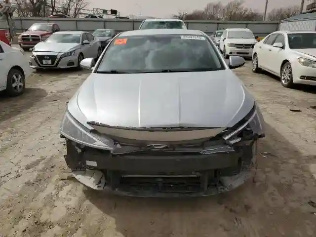 5NPD84LF8KH418376 2019 HYUNDAI ELANTRA-4