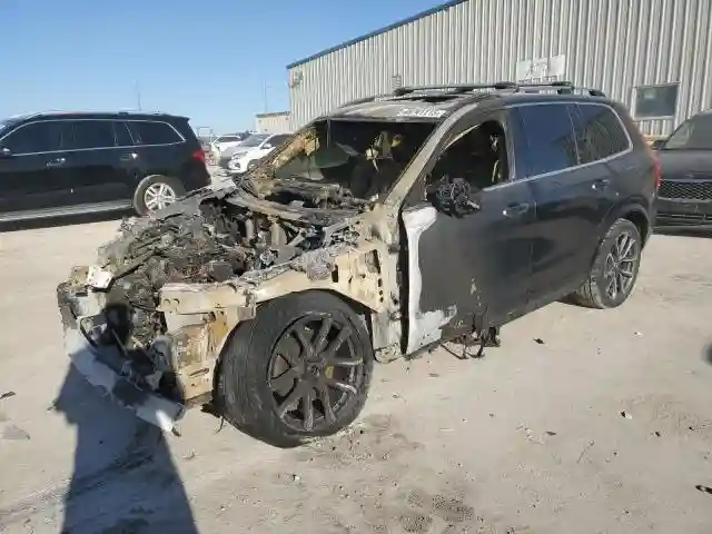 YV4A22PK9H1136714 2017 VOLVO XC90-0