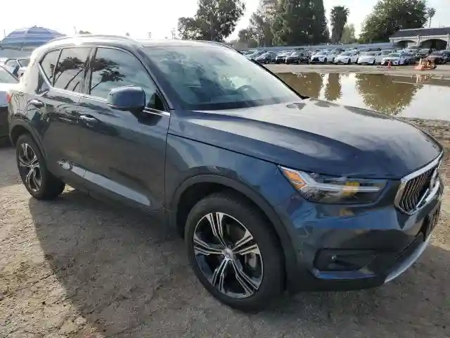 YV4162UL0N2787155 2022 VOLVO XC40-3