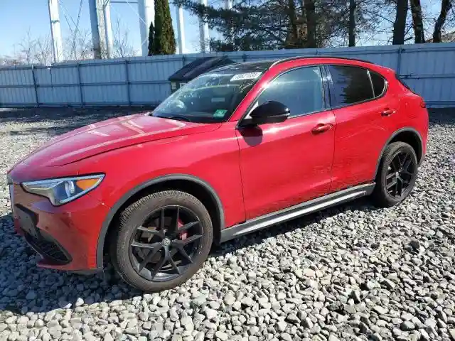 ZASFAKPN1J7B80657 2018 ALFA ROMEO STELVIO-0