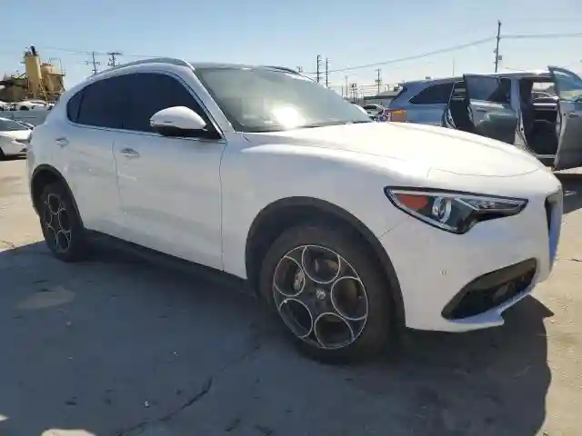 ZASFAKAN1J7B72213 2018 ALFA ROMEO STELVIO-3
