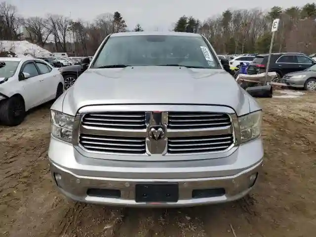 1C6RR7GM3JS251445 2018 RAM 1500-4
