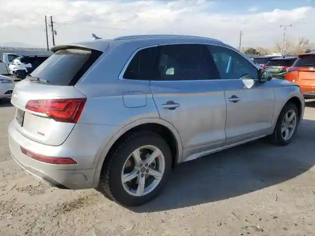 WA1AAAFY8M2105703 2021 AUDI Q5-2