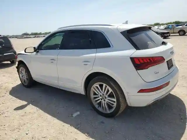 WA1CNAFY7K2132515 2019 AUDI Q5-1