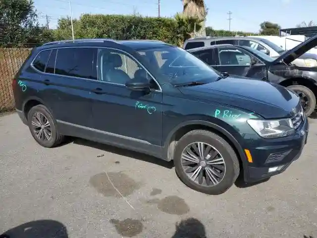 3VV3B7AX8JM051483 2018 VOLKSWAGEN TIGUAN-3