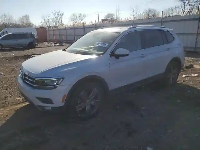 3VV5B7AX9JM222542 2018 VOLKSWAGEN TIGUAN-0
