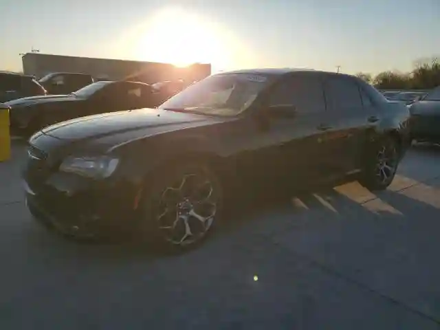 2C3CCABG1JH214288 2018 CHRYSLER 300-0