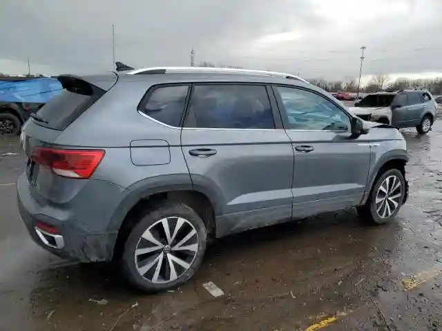 3VVSX7B22RM012819 2024 VOLKSWAGEN TAOS SE-2