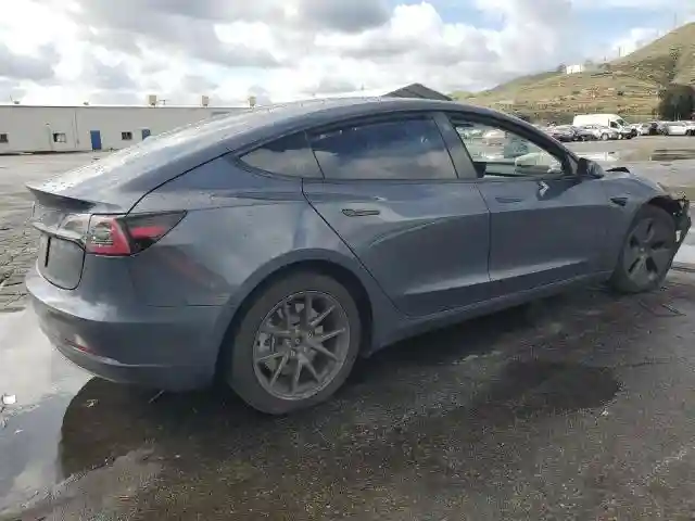 5YJ3E1EA4PF687162 2023 TESLA MODEL 3-2