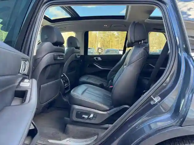 5UXCW2C55KLB44273 2019 BMW X7-5
