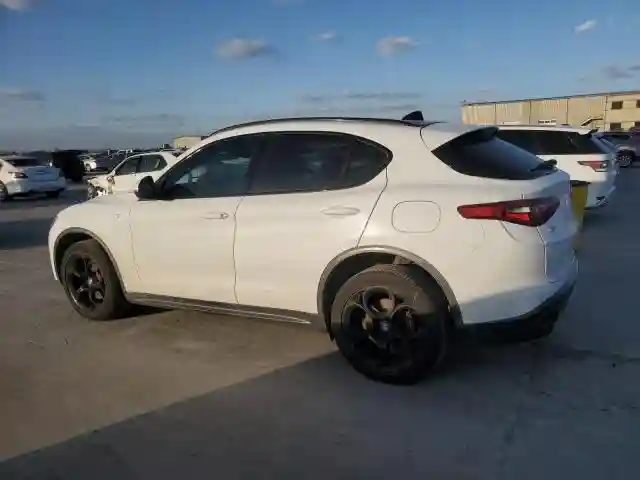 ZASPAKBN8N7D38381 2022 ALFA ROMEO STELVIO-1