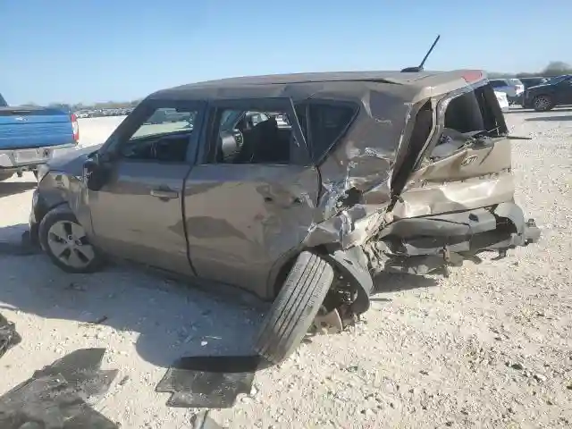 KNDJN2A21G7292325 2016 KIA SOUL-1