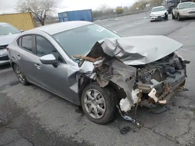 JM1BM1U79F1267683 2015 MAZDA 3-3