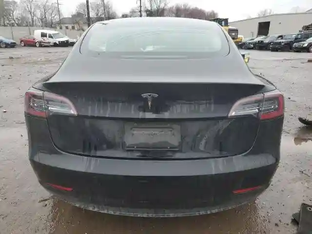5YJ3E1EA3NF288398 2022 TESLA MODEL 3-5