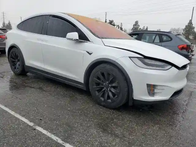 5YJXCDE22JF113510 2018 TESLA MODEL X-3