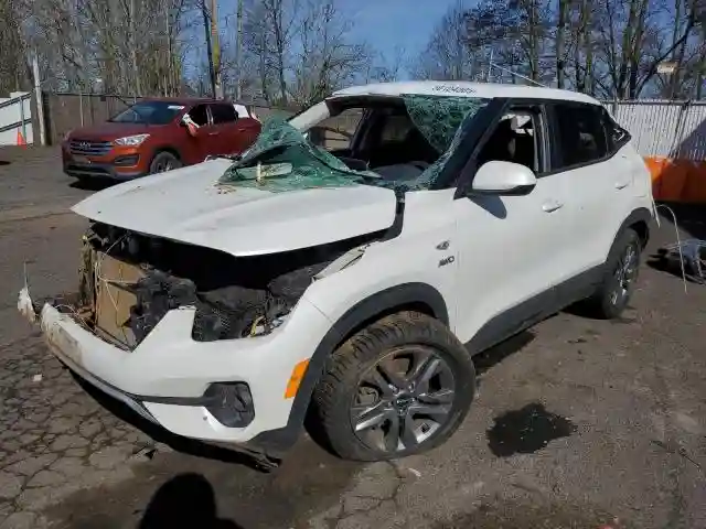 KNDEPCAA7N7238422 2022 KIA SELTOS-0