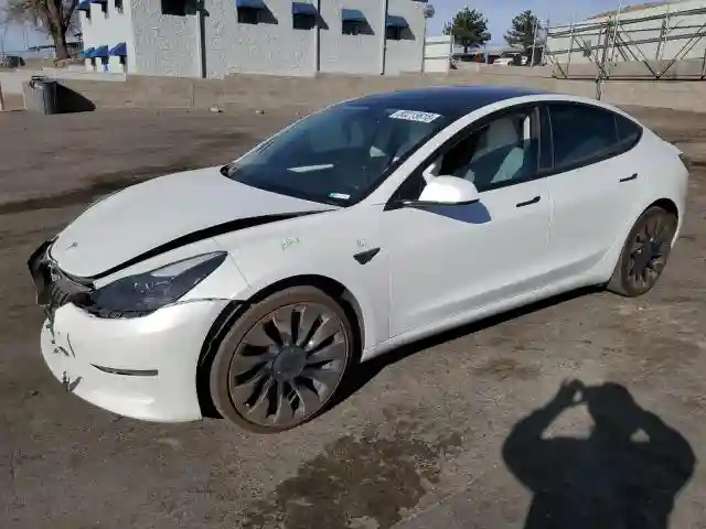 5YJ3E1EC3NF321725 2022 TESLA MODEL 3-0