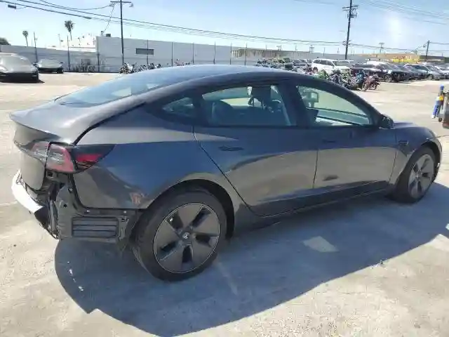5YJ3E1EA1PF661425 2023 TESLA MODEL 3-2