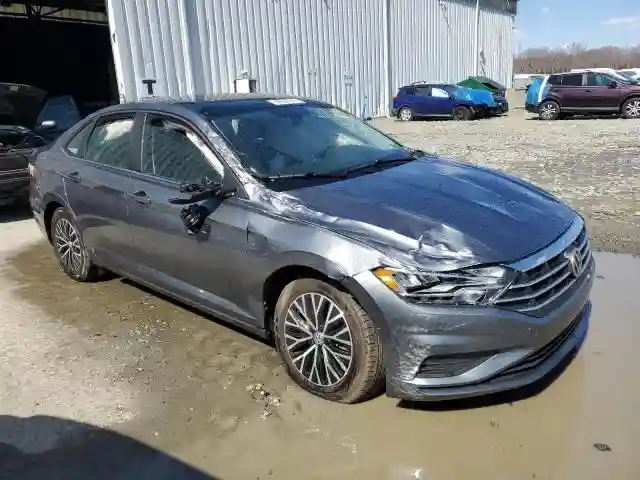3VWC57BU8MM068554 2021 VOLKSWAGEN JETTA-3