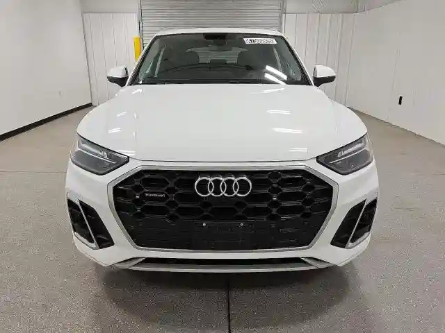 WA1EAAFY4P2124495 2023 AUDI Q5-4