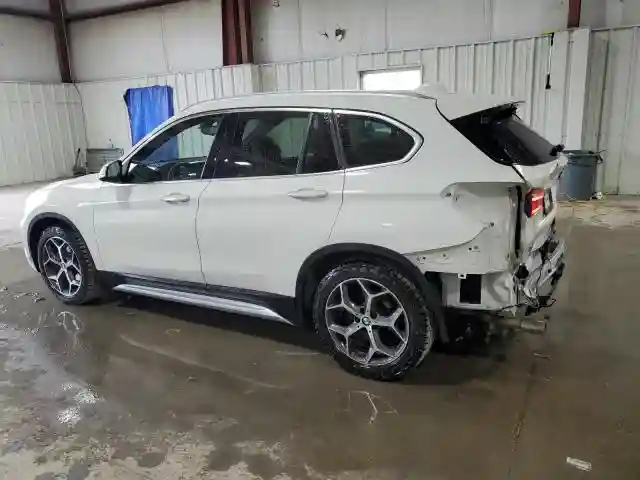 WBXHT3C31J3H33391 2018 BMW X1-1
