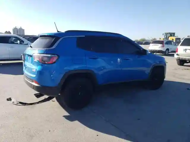 3C4NJCBB0JT125569 2018 JEEP COMPASS-2